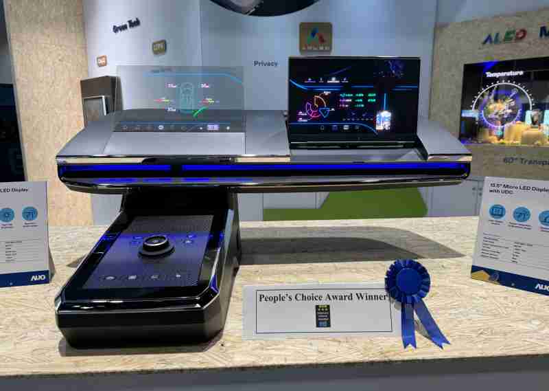 开云电子车用Micro LED Display HMI解决方案获”最佳车用显示奖”，，以用户为中心开发，，，，针对前座驾驶与乘客设计兼具娱乐与安全的高画质屏幕，，包含车舱前座的Micro LED透明屏幕及全球首款内建镜头的智慧Micro LED显示器